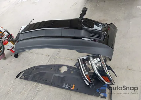 2018 Chevrolet Tahoe Ls z USA, uszkodzony, nr VIN 1GNSKAKC0JR263366